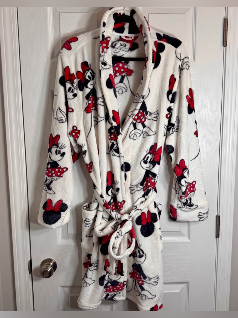 NWT Disney Primark Minnie Mouse White Plush Fleece Bathrobe XL.